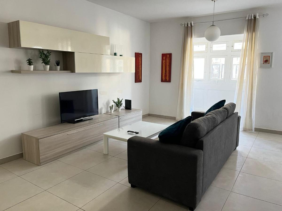 Superb 3Br Apt Close To Seafront Gzira Exterior photo