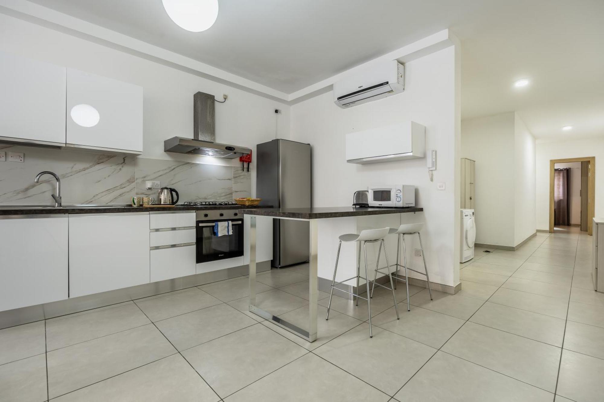 Superb 3Br Apt Close To Seafront Gzira Room photo