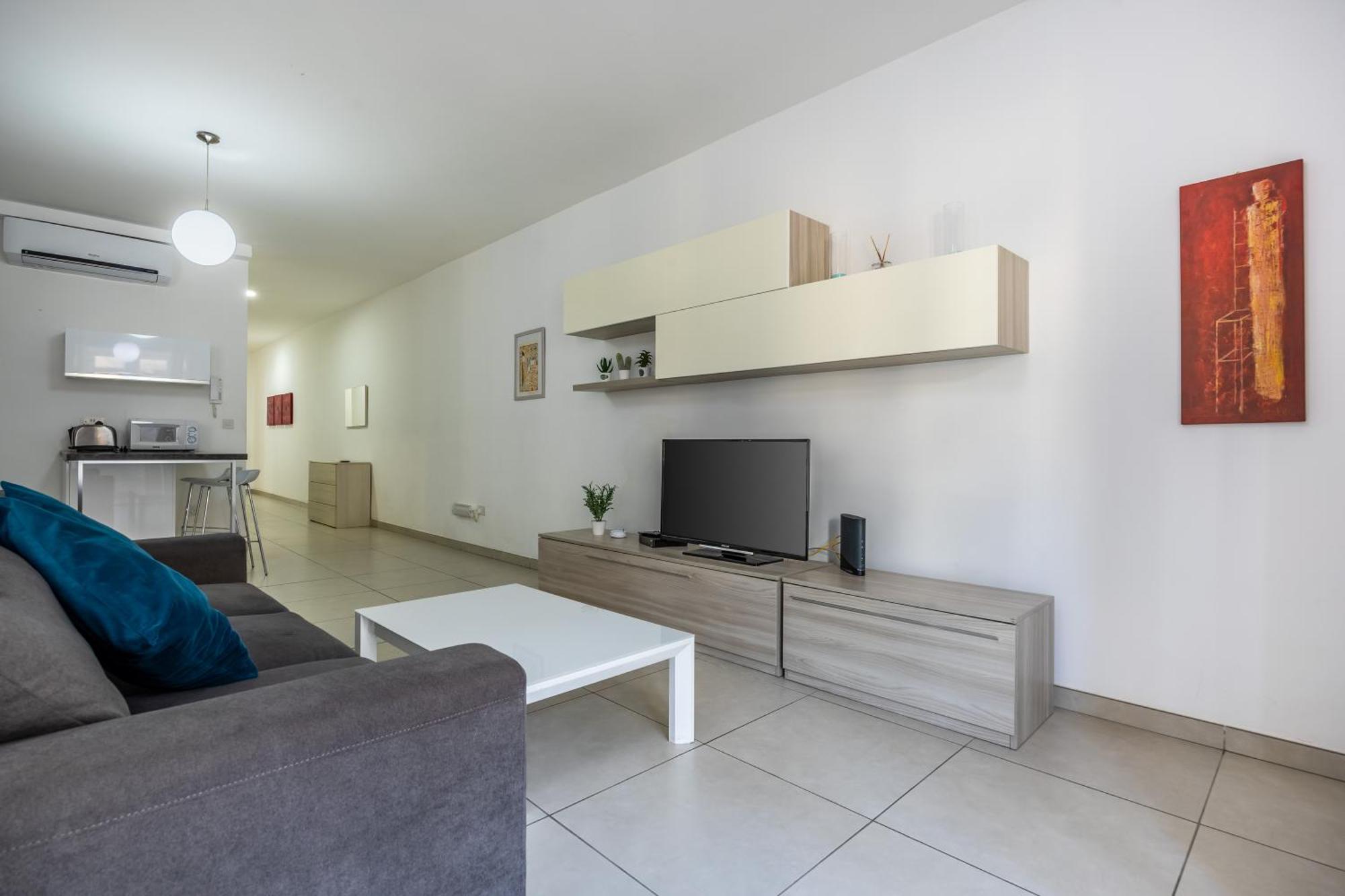 Superb 3Br Apt Close To Seafront Gzira Room photo