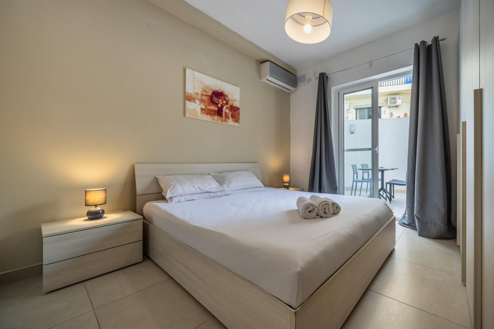 Superb 3Br Apt Close To Seafront Gzira Room photo