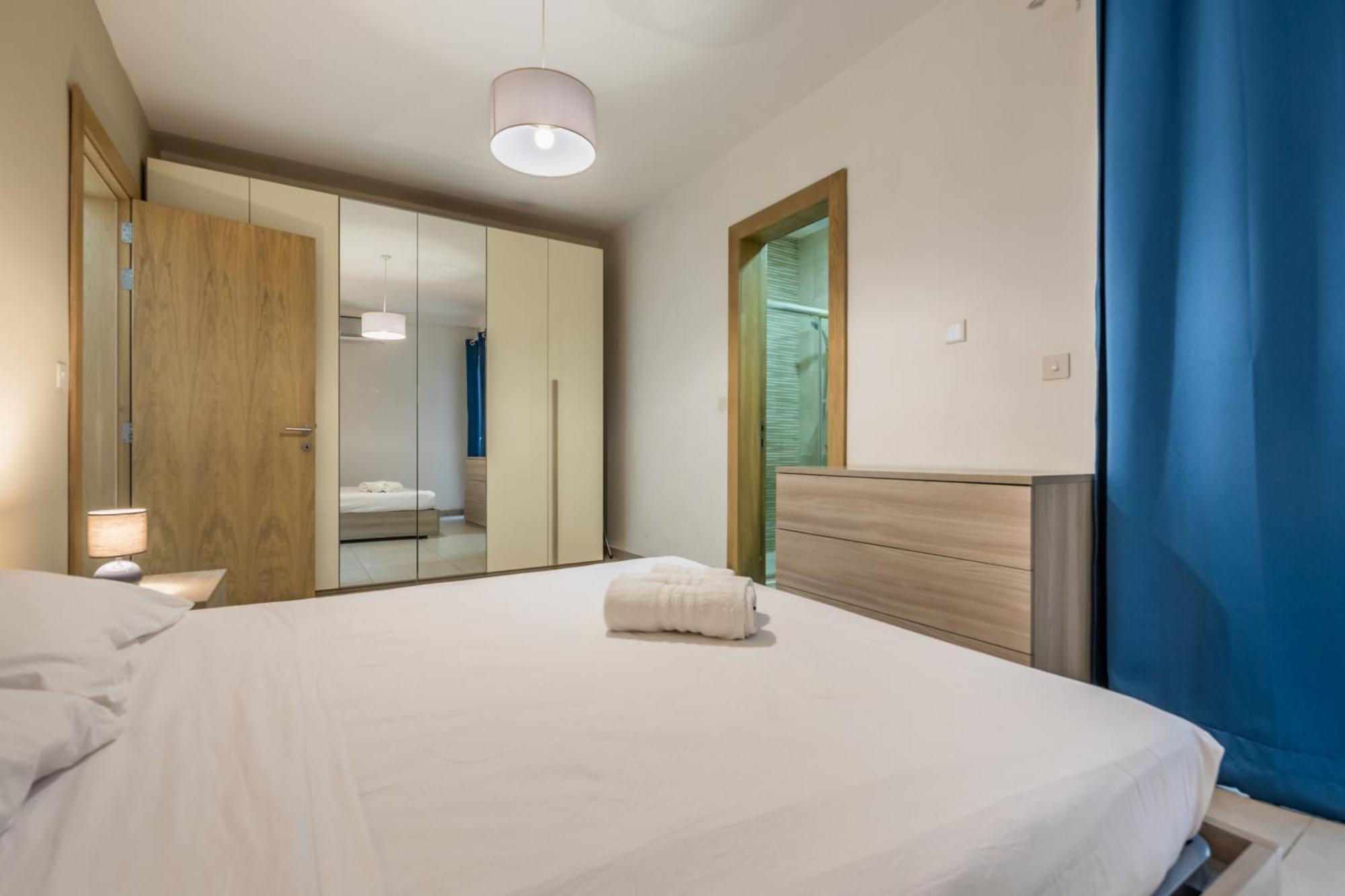 Superb 3Br Apt Close To Seafront Gzira Room photo