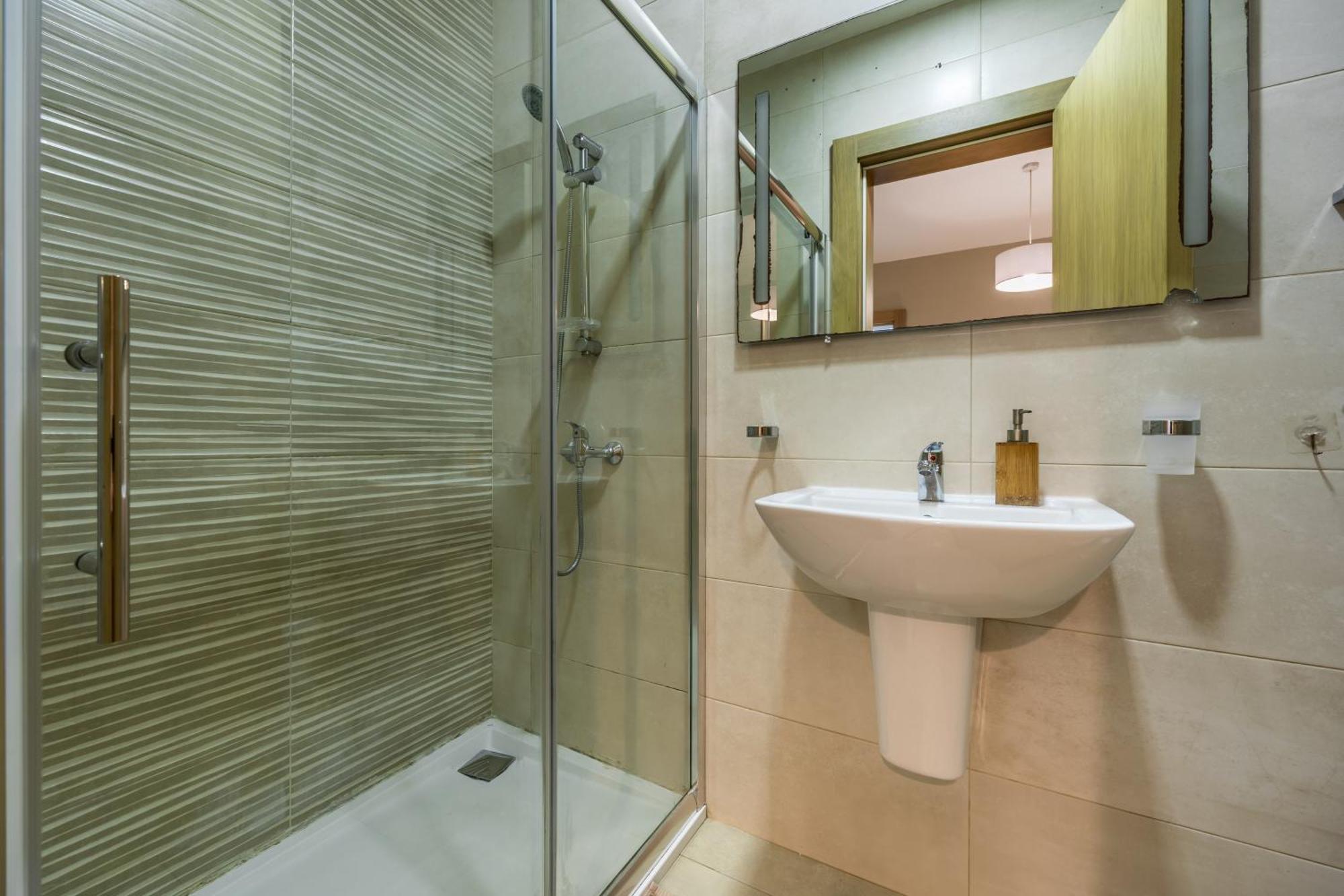Superb 3Br Apt Close To Seafront Gzira Room photo